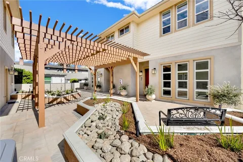 72 S Oak Avenue Unit 1, Pasadena, CA MLS: AR25055549