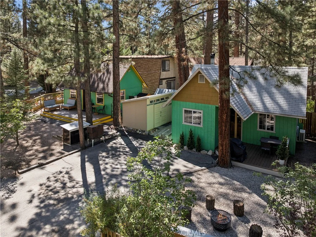 903 W Rainbow Boulevard, Big Bear City, CA 92314 photo 2