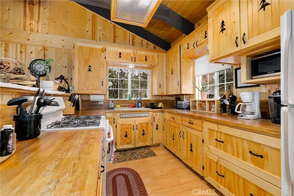 Additional image 54 of 43897 Yosemite Drive, Big Bear Lake, CA 92315