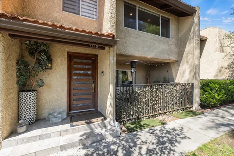 9778 Via Roma, Burbank, CA 91504 - MLS#: SR25093863