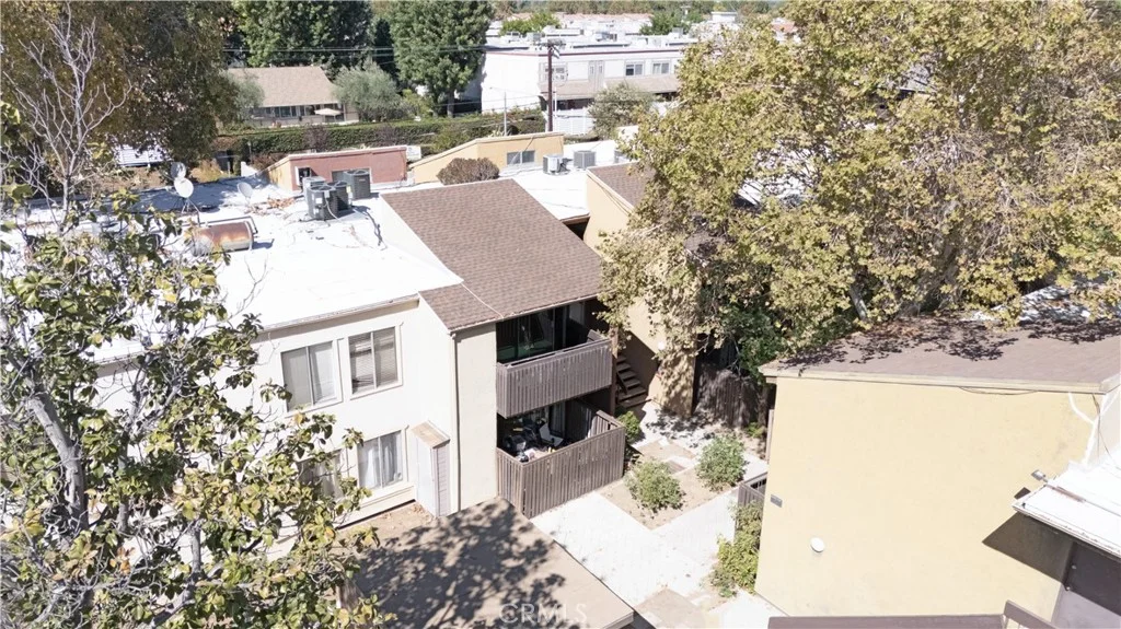 18350 Hatteras St Unit 206, Tarzana, CA 91356