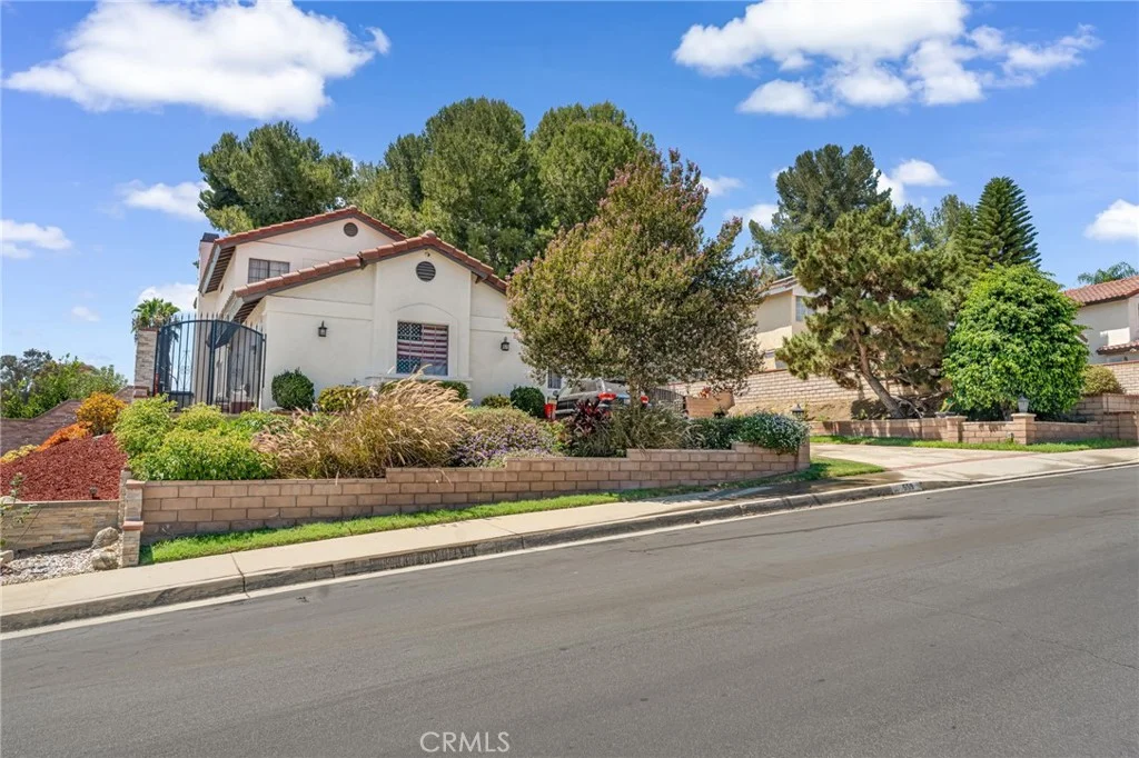 559 Amethyst Ln, Walnut, CA 91789 photo 3