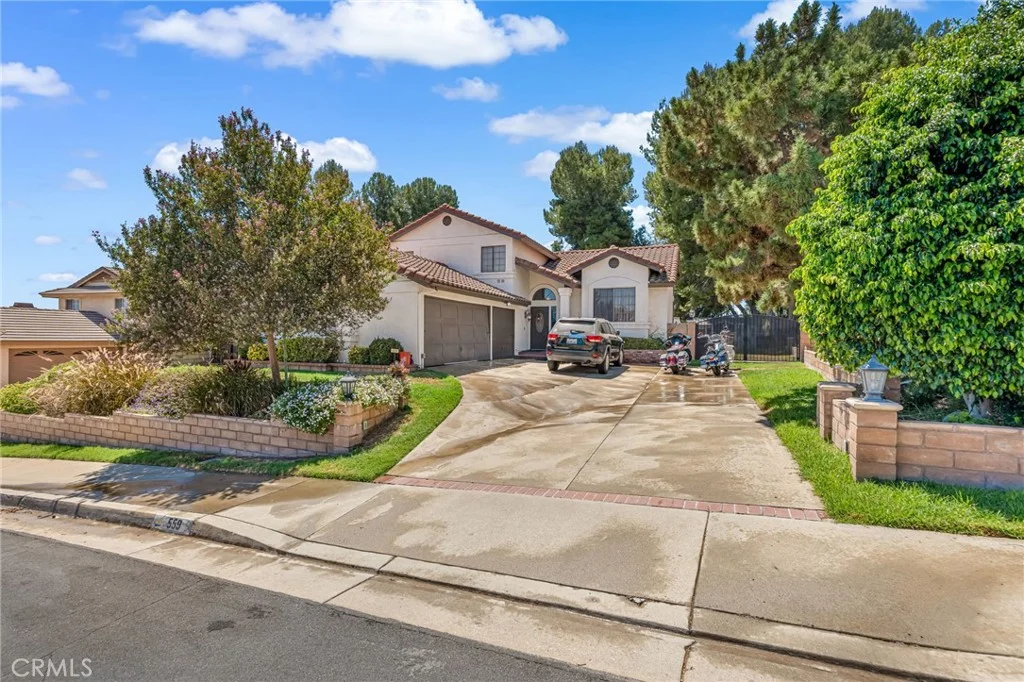 559 Amethyst Ln, Walnut, CA 91789 photo 2
