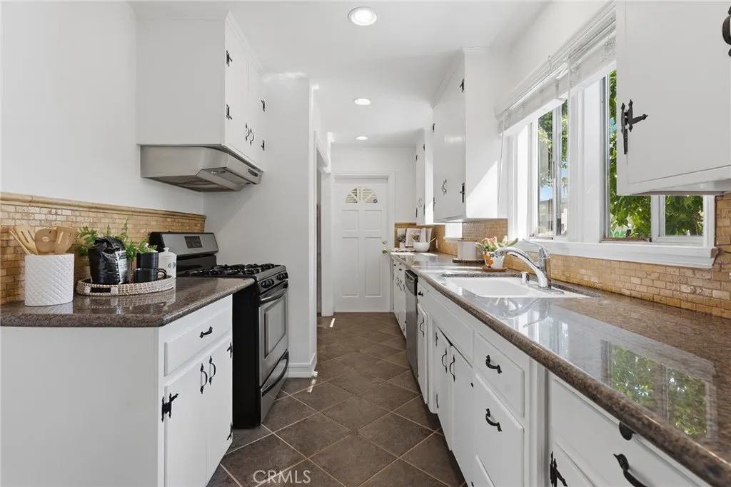 Additional image 50 of 14335 Magnolia Bl, Sherman Oaks, CA 91423