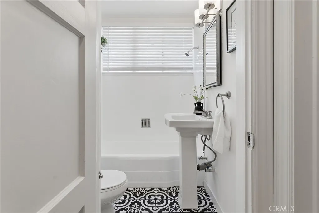 Additional image 25 of 14335 Magnolia Bl, Sherman Oaks, CA 91423