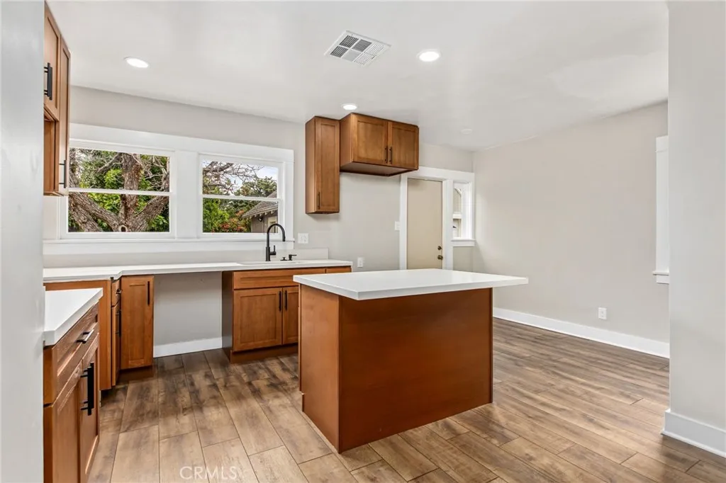 Additional image 71 of 4427 Sunnyside Dr, Riverside, CA 92506