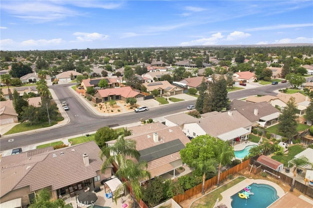 10019 Laurel Park Ave, Bakersfield, CA 93312