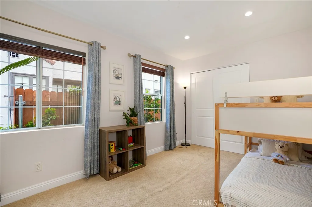 Additional image 11 of 998 Bella Vista Avenue, Pasadena, CA 91107
