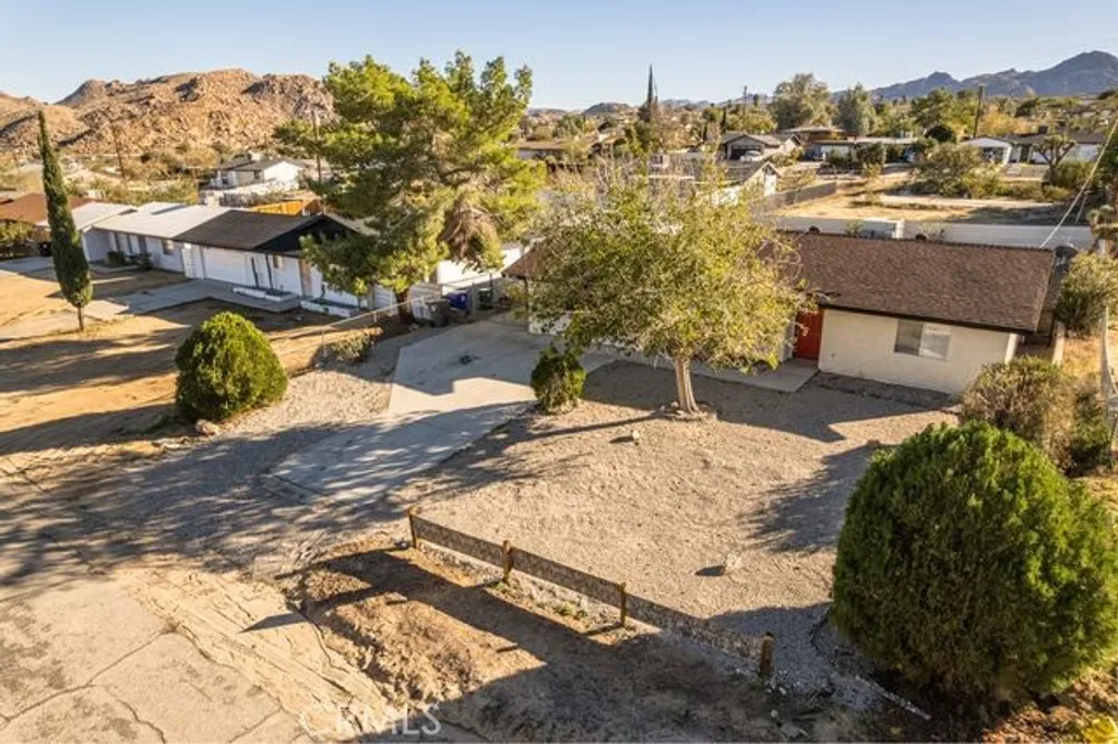 Property image for 61593 Capilla Dr, Joshua Tree, CA 92252