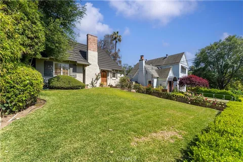 1194 Avoca Avenue, Pasadena, CA MLS: CV25104156