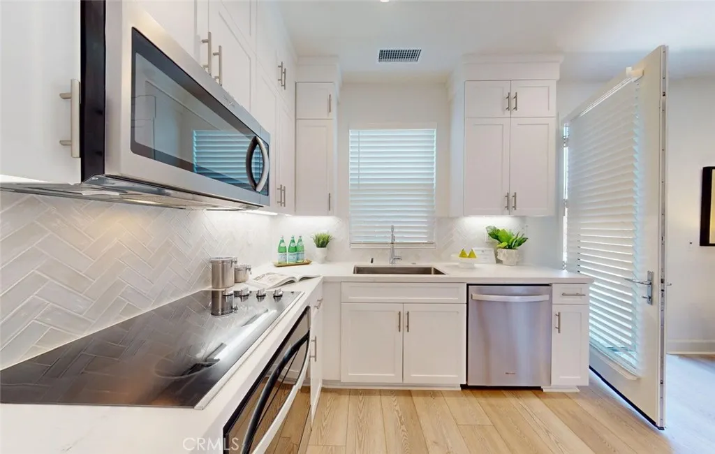 Additional image 61 of 17536 Cameron Lane Unit 105, Huntington Beach, CA 92647
