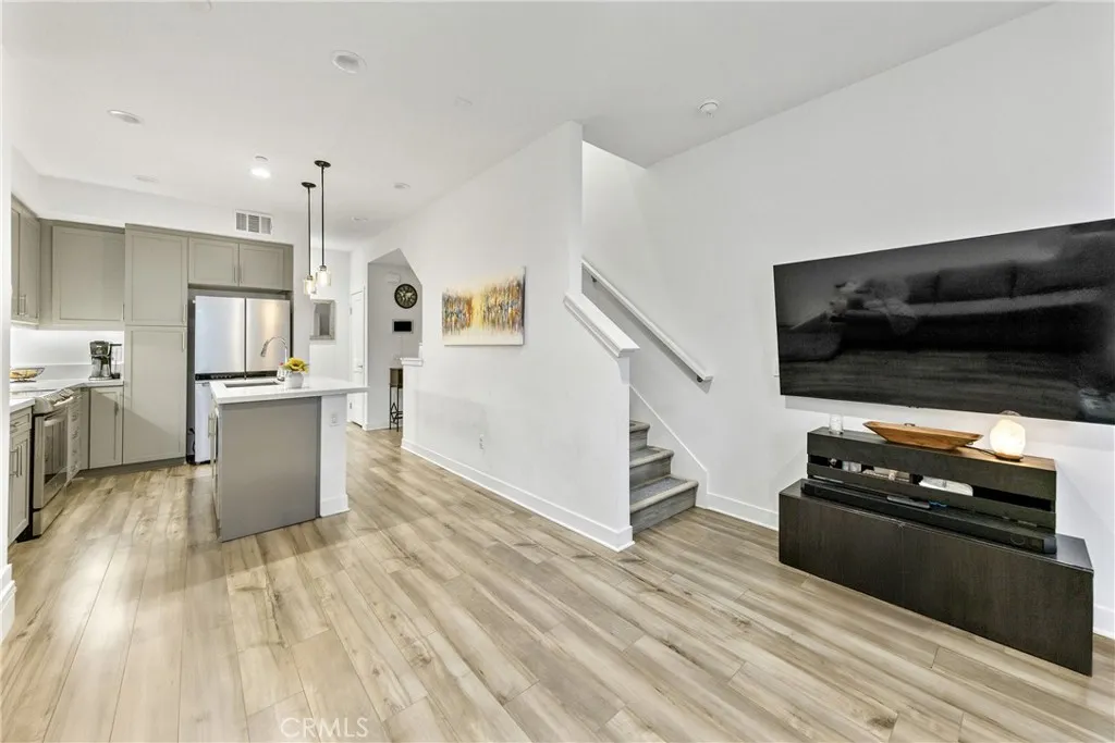 Additional image 32 of 2560 Valentina Way Unit 2, Commerce, CA 90040