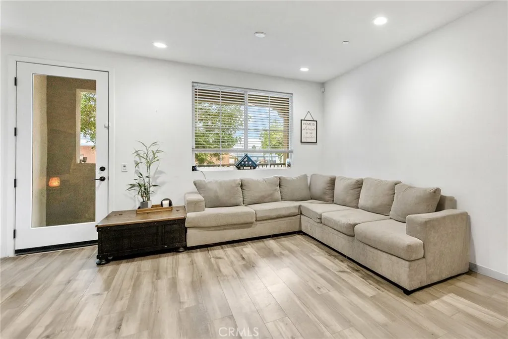 Additional image 36 of 2560 Valentina Way Unit 2, Commerce, CA 90040