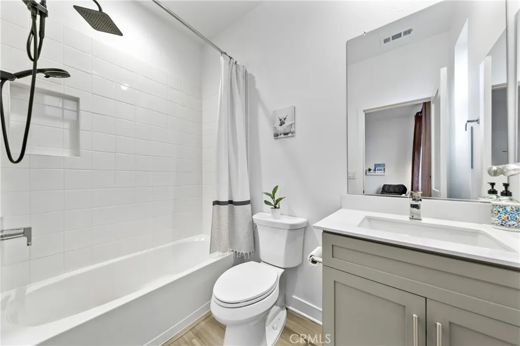 Additional image 46 of 2560 Valentina Way Unit 2, Commerce, CA 90040