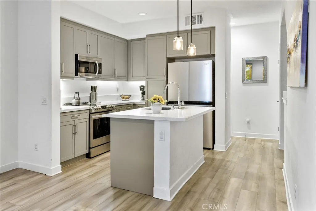 Additional image 7 of 2560 Valentina Way Unit 2, Commerce, CA 90040