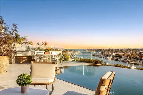 1231 Dolphin Ter, Corona Del Mar, CA MLS: NP25064250