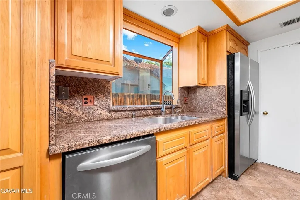 Additional image 40 of 37450 Yorkshire Dr, Palmdale, CA 93550