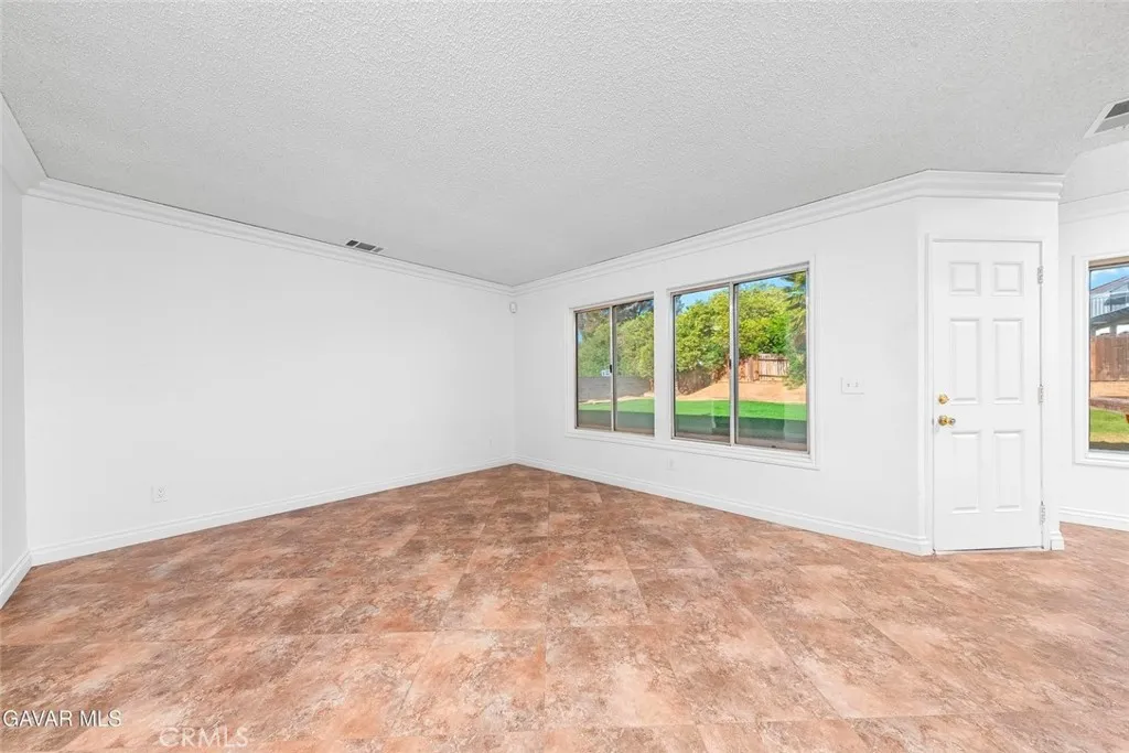 Additional image 6 of 37450 Yorkshire Dr, Palmdale, CA 93550