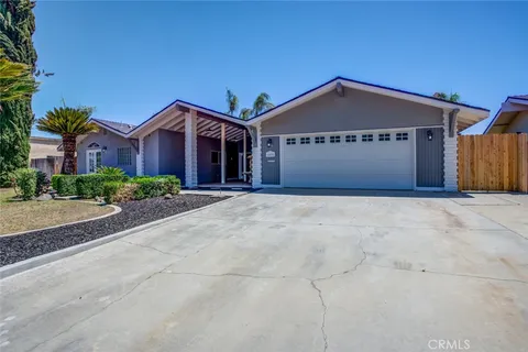 6405 Hesketh Drive, Bakersfield, CA MLS: IV25109498
