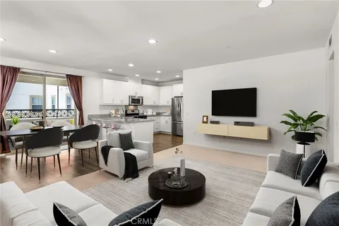 425 S Anaheim Boulevard Unit 5, Anaheim, CA MLS: OC25081213