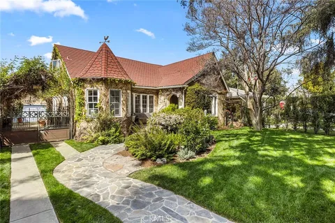 1330 S Broadway, Santa Ana, CA 92707 - MLS#: PW25060266