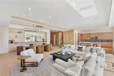 13944 Valleyheart Drive, Sherman Oaks, CA MLS: SR25069361