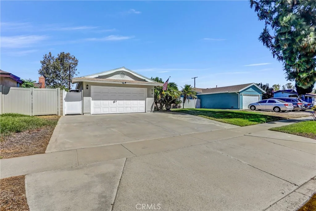 1072 Peaceful Dr, Corona, CA 92878
