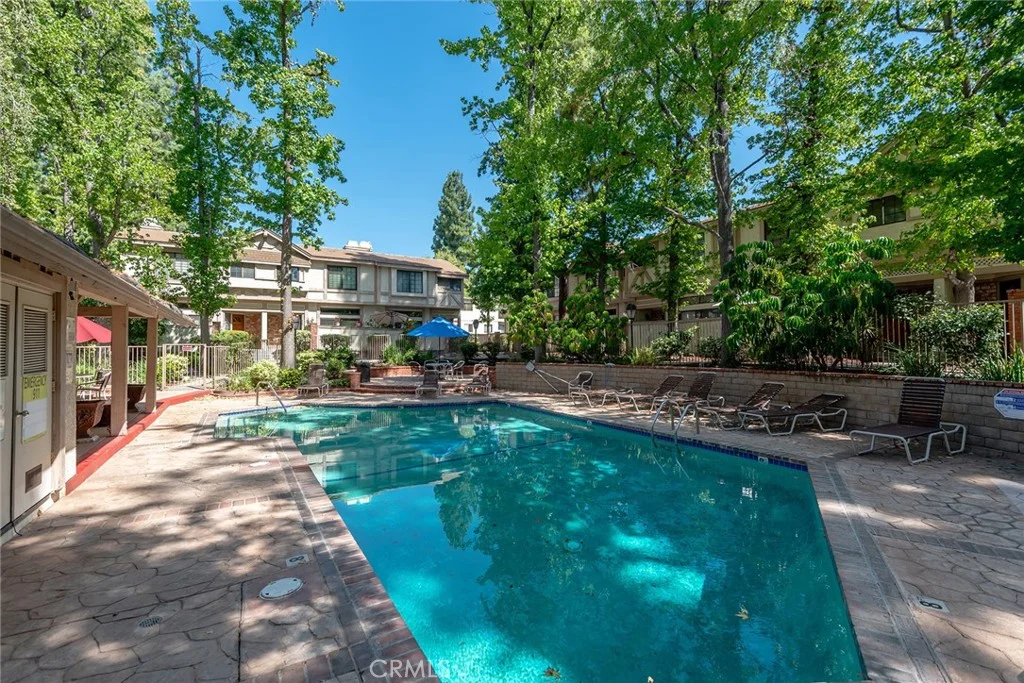 7100 Balboa Boulevard Unit 807, Lake Balboa, CA 91406