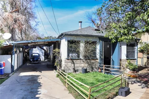 159 W Linden Court, Burbank, CA MLS: OC25044687