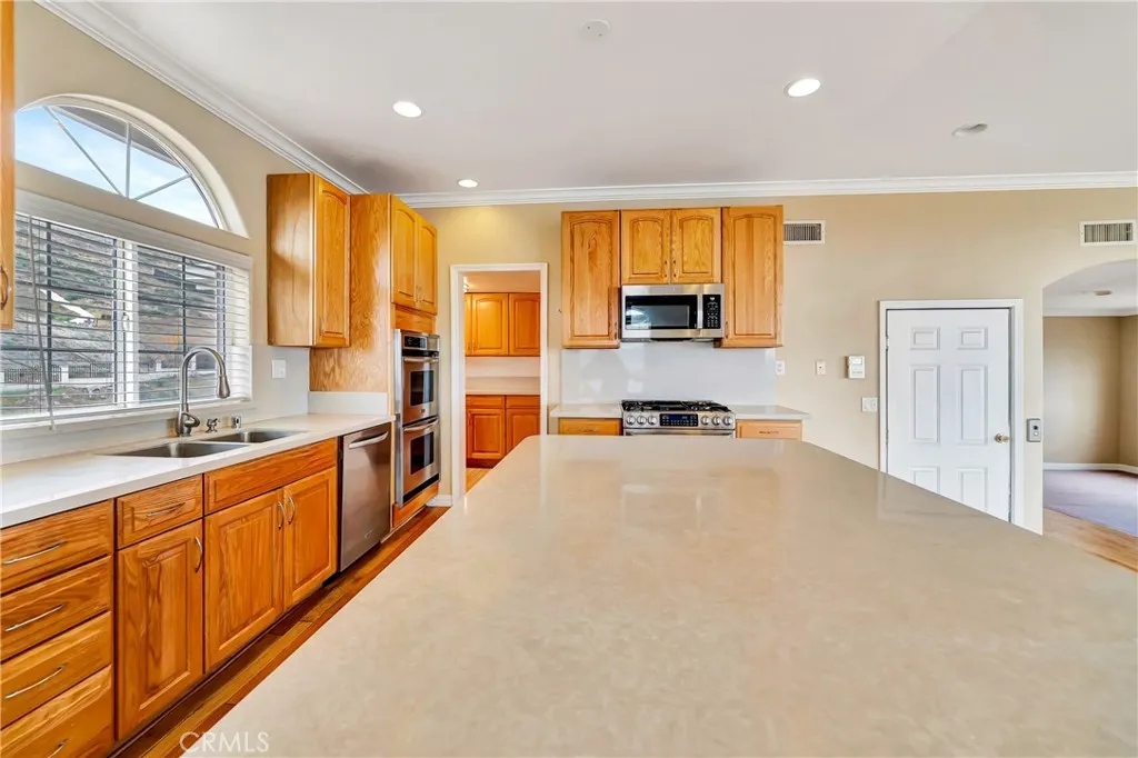 Additional image 21 of 345 Lakeview Dr, Palmdale, CA 93551