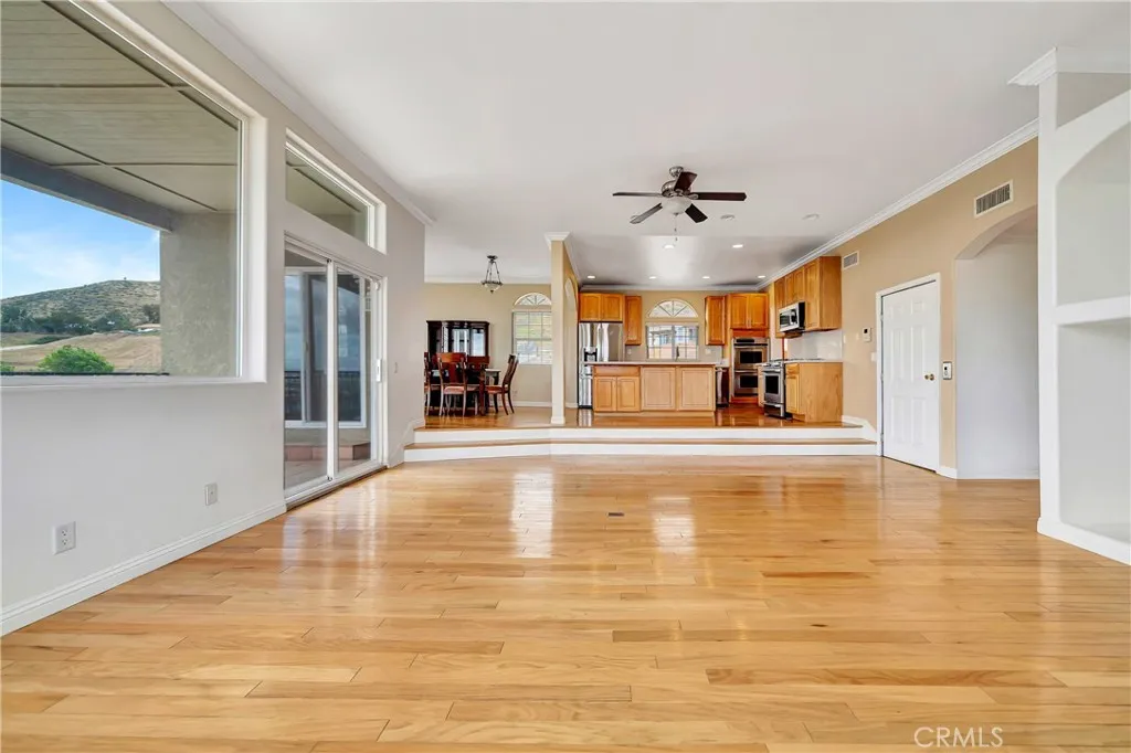 Additional image 92 of 345 Lakeview Dr, Palmdale, CA 93551