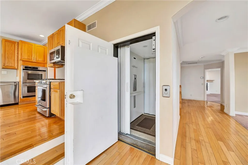 Additional image 33 of 345 Lakeview Dr, Palmdale, CA 93551