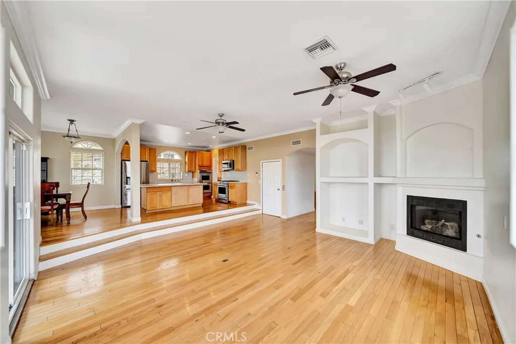 Additional image 91 of 345 Lakeview Dr, Palmdale, CA 93551