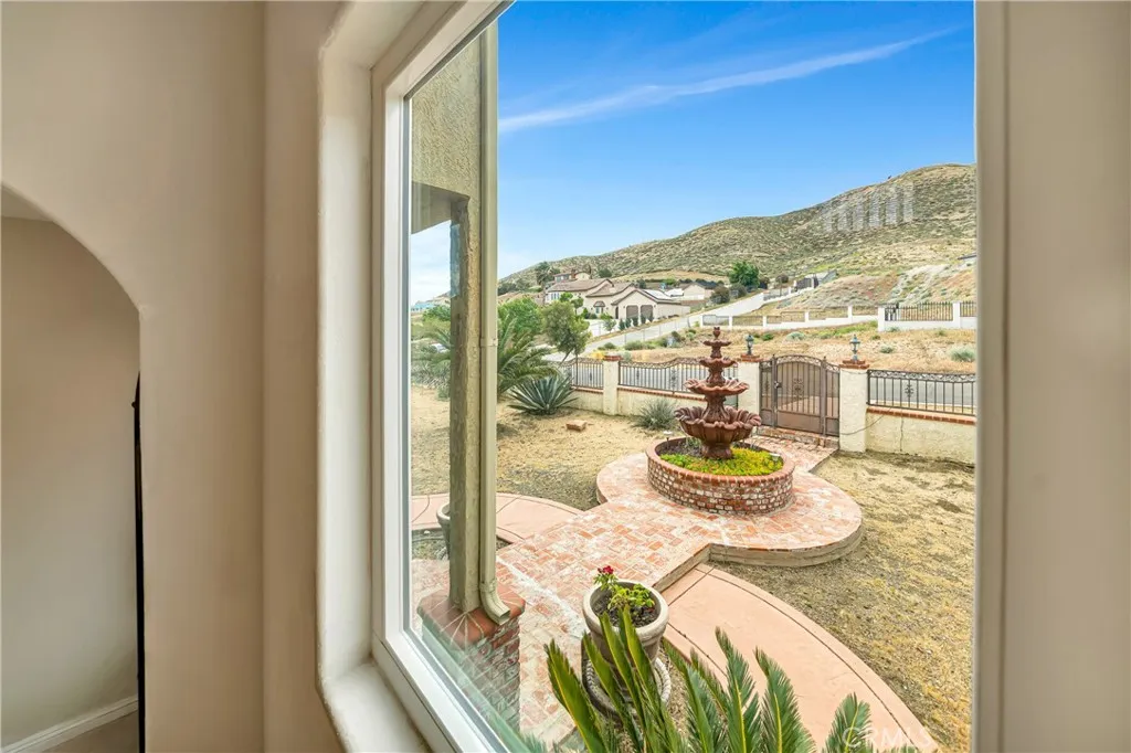 Additional image 9 of 345 Lakeview Dr, Palmdale, CA 93551