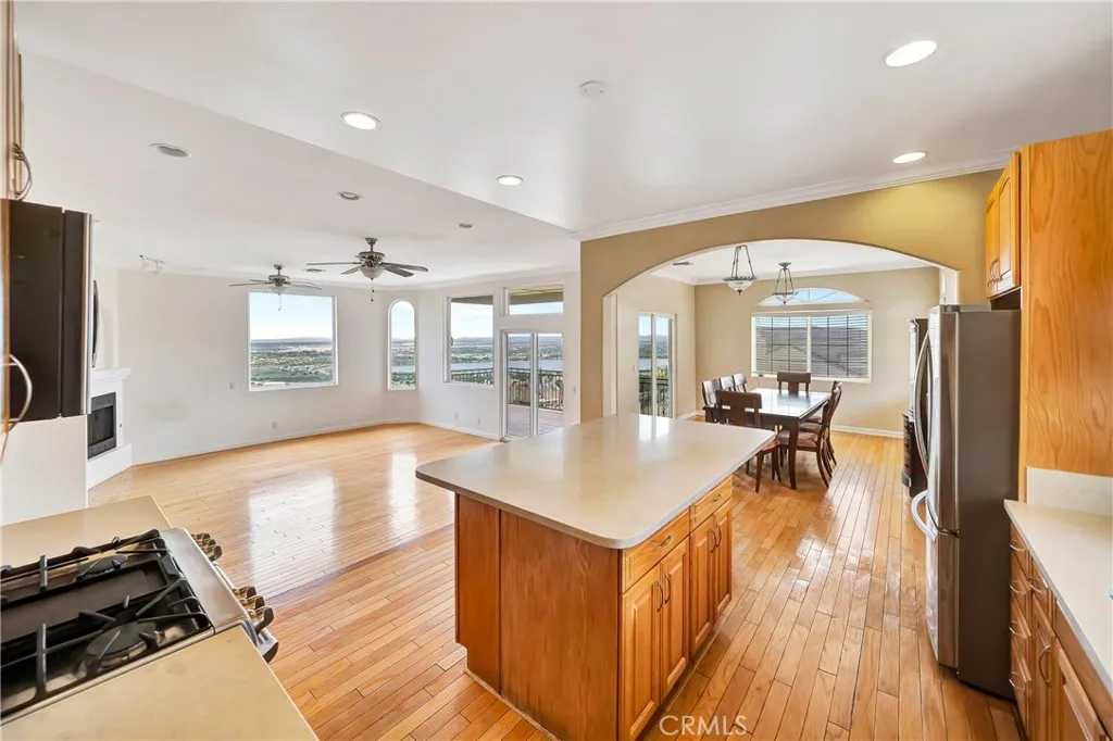 Additional image 98 of 345 Lakeview Dr, Palmdale, CA 93551