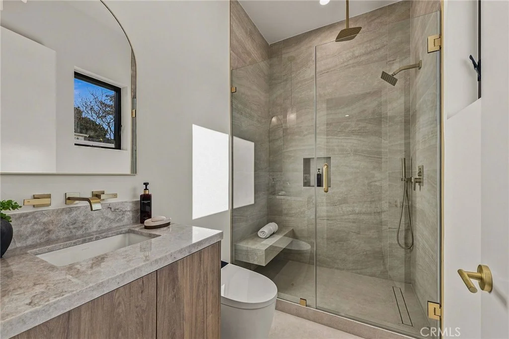 12408 Cumpston St, Valley Village, CA 91607