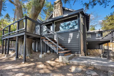 25036 Ocean View Drive, Crestline, CA MLS: IG25068671