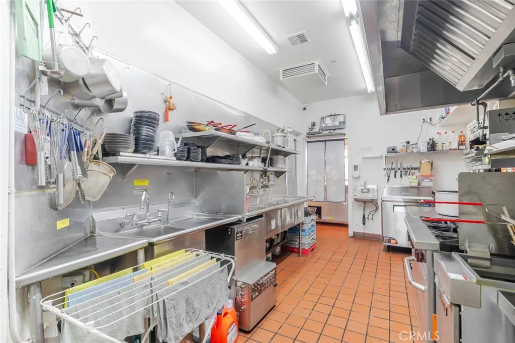 Additional image 21 of 25712 The Old Road, Valencia, CA 91381