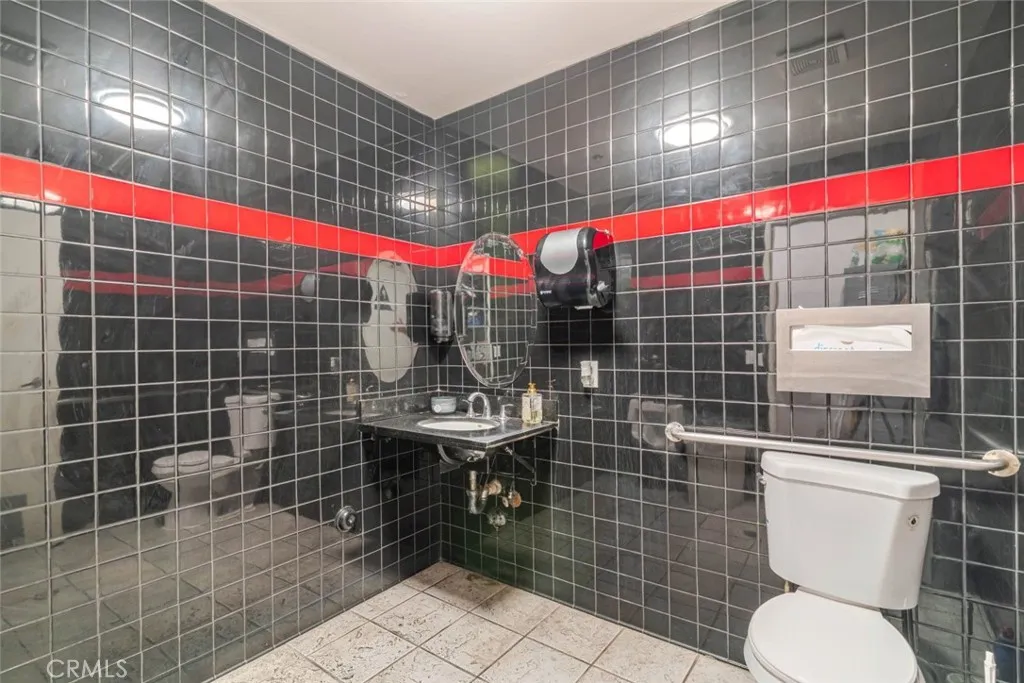 Additional image 27 of 25712 The Old Road, Valencia, CA 91381