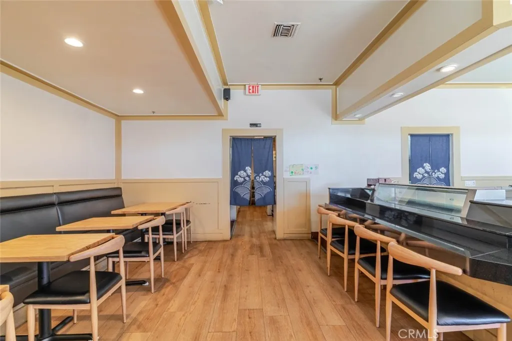 Additional image 9 of 25712 The Old Road, Valencia, CA 91381