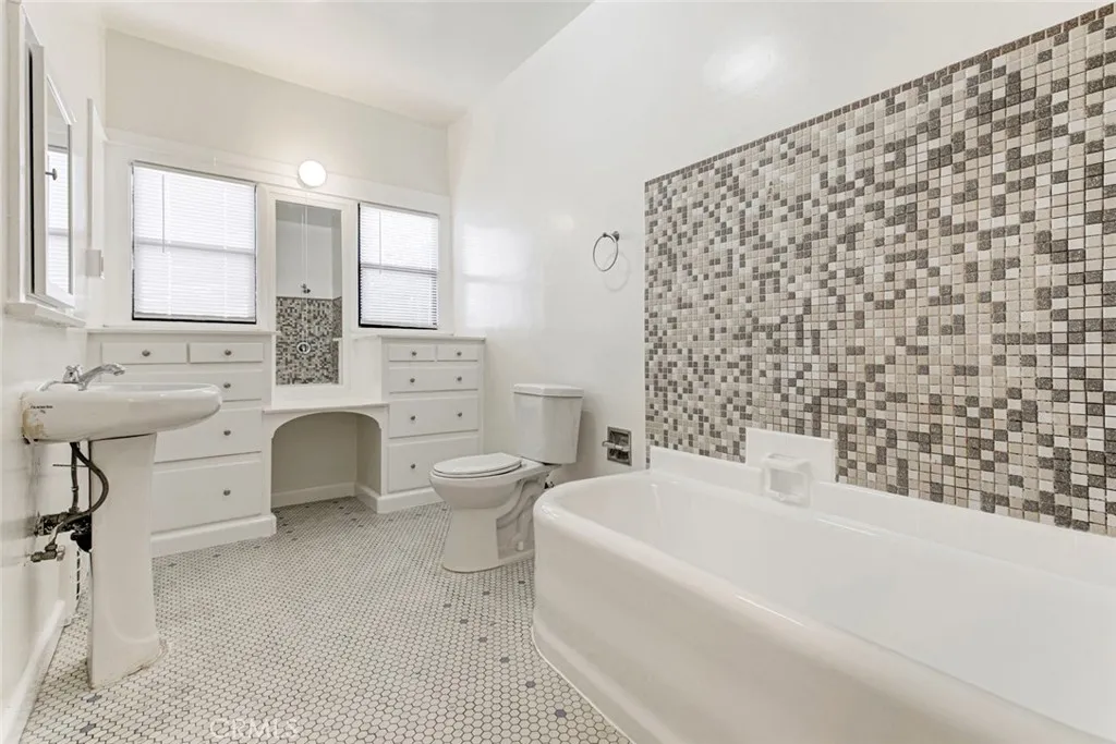 Additional image 37 of 648 Patterson Ave, Glendale, CA 91203