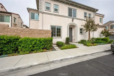 5592 Merano Way, Fontana, CA MLS: CV25082822