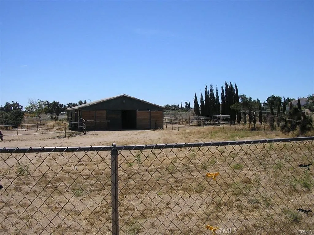 Additional image 8 of 9467 Smith Rd, Phelan, CA 92371