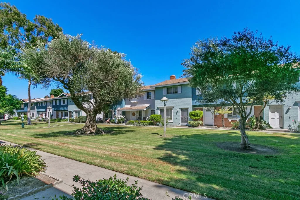 19930 Keswick Ln, Huntington Beach, CA 92646