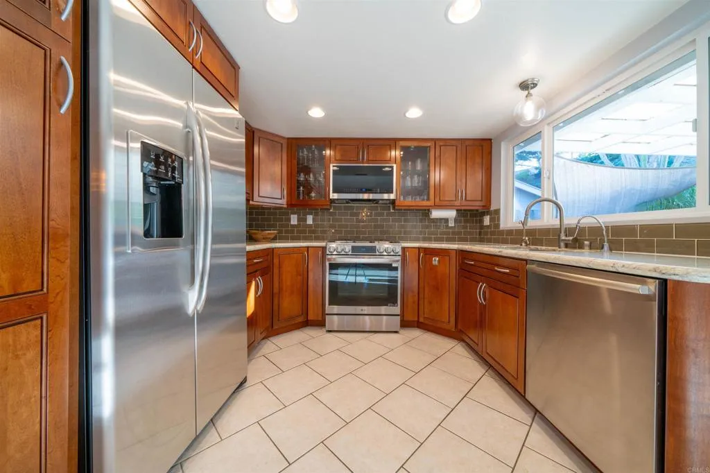 Additional image 16 of 3876 Mount Albertine Avenue, San Diego, CA 92111