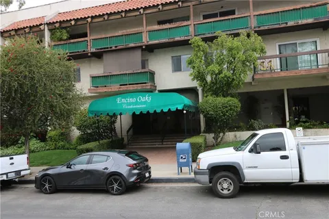 5460 White Oak Avenue Unit C101, Encino, CA MLS: OC25099882