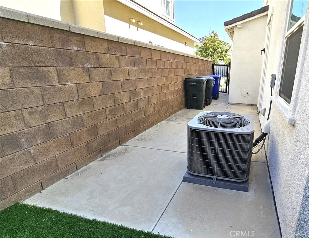 16736 Stags Leap Ln, Fontana, CA 92336