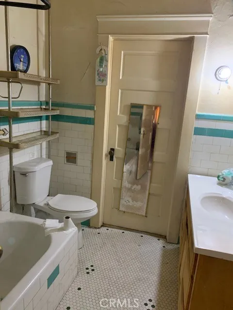 Additional image 19 of 3708 S San Pedro Street, Los Angeles, CA 90011