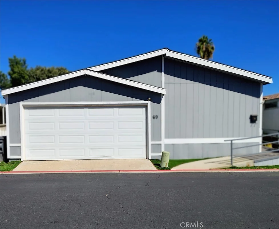 80 E Dawes St Unit 69, Perris, CA 92571 photo 3