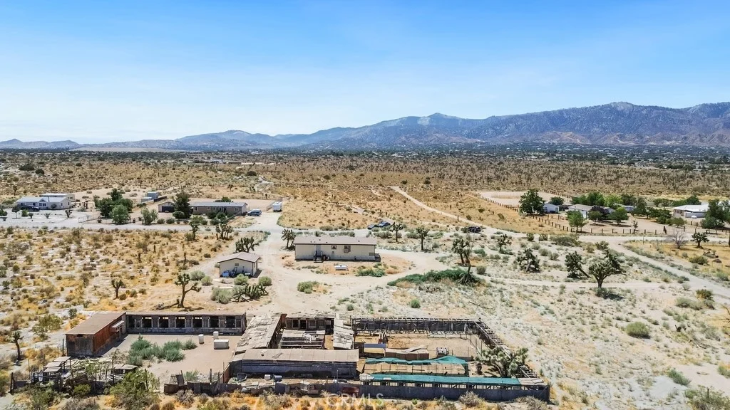 1930 Calaveras Rd, Pinon Hills, CA 92372